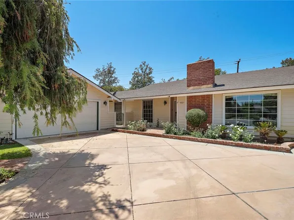 11121 Kensington Rd, Los Alamitos, CA 90720