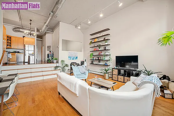 Sold by Manhattan Flats | media 1