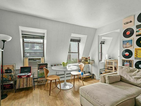 4th image of 90 W Houston St APT 4A