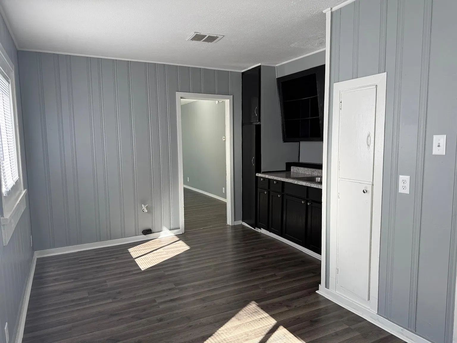 2 bed, 1376 sqft, $1,200 — Photo 3