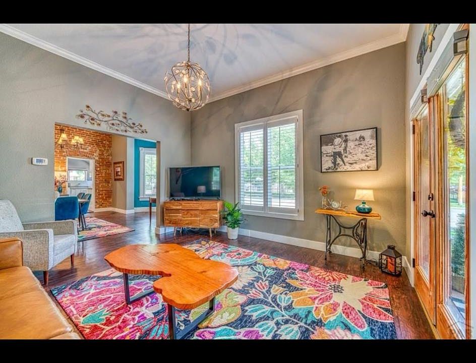 1st image of 731 Greenwood Ave