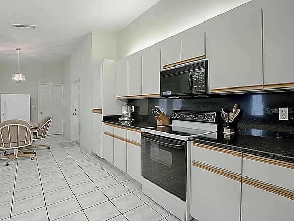 5th image of 13693 SE 87th Ave