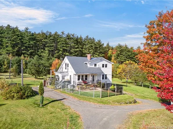 164 Gore Rd, Fredericton Junction, NB E5L 1T9
