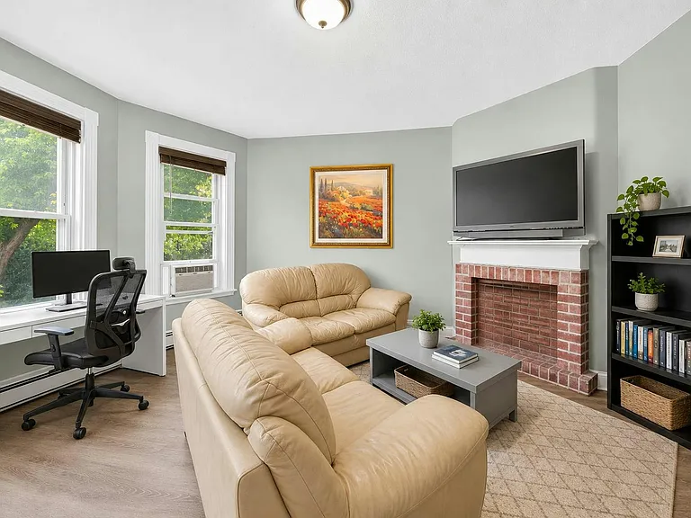 38-40 Catawba St #1 — Photo 1