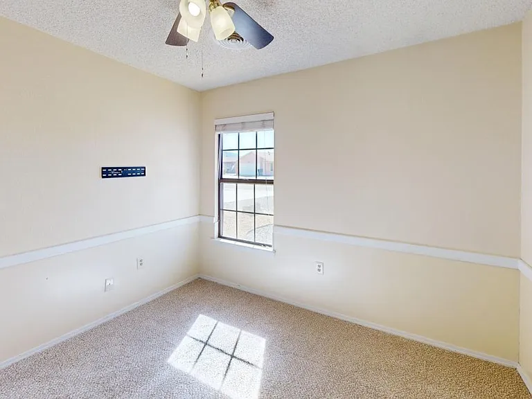 1460 Lindberg Ave — Photo 33