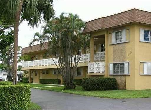 2nd image of 5130 SW 40th Ave APT 7B