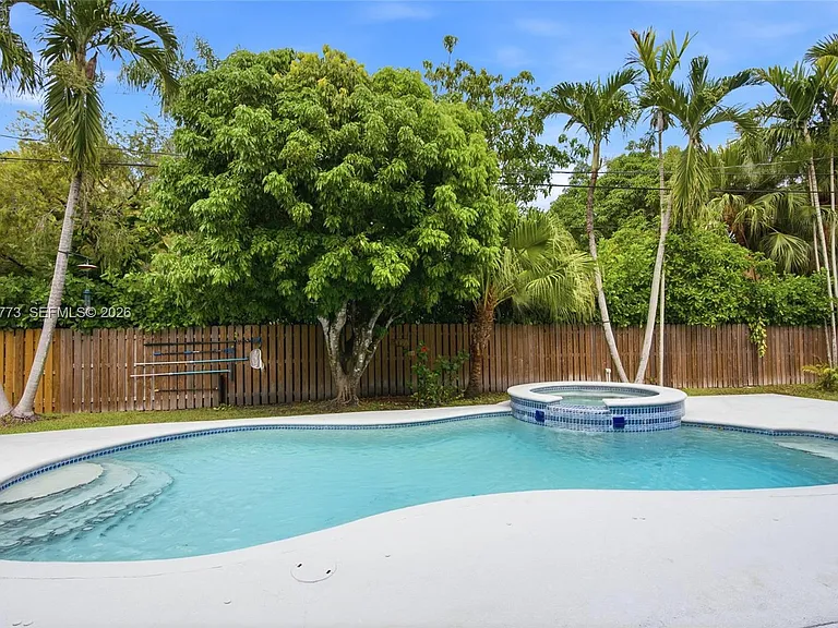 15845 SW 87th Ave — Photo 46