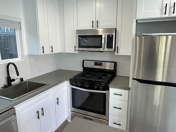 3rd image of 3678 32nd St