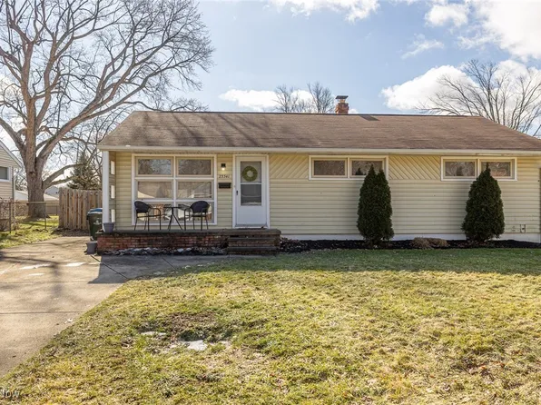23341 Olmsted Dr, North Olmsted, OH 44070