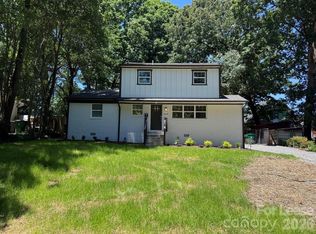 549 Manhasset Rd, Charlotte, NC 28209