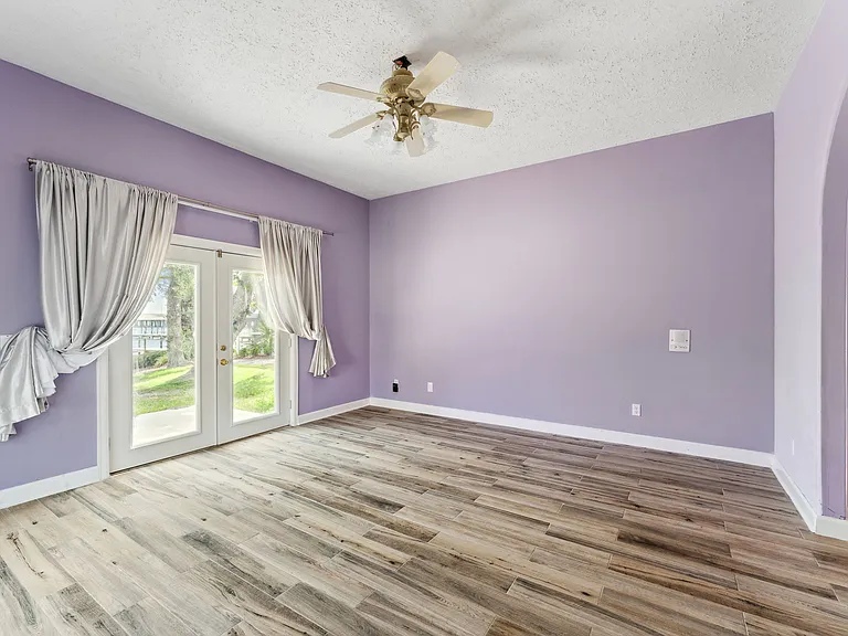111 Florida Ave — Photo 42