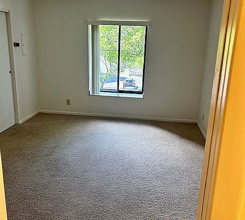 5th image of 3004 Glenmore Ave Unit 114