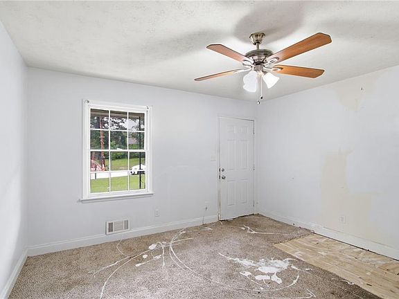 5th image of 207 Oldenburg Dr
