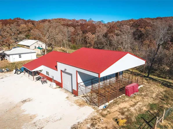 104 Plum Ln, Linn, MO 65051