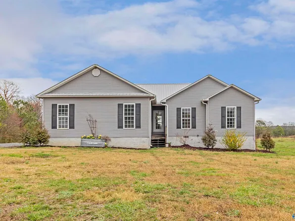 1050 Old McVille Rd, Crossville, AL 35962