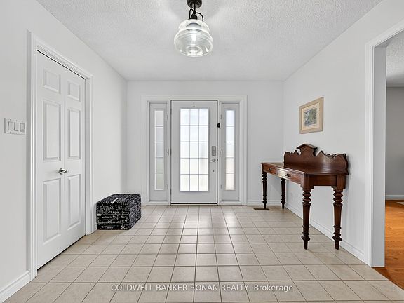 5th image of 12 Themer Ct