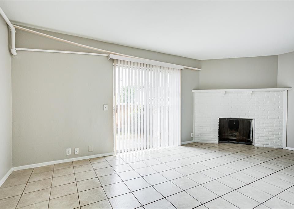 1st image of 117 Highland Park Ct