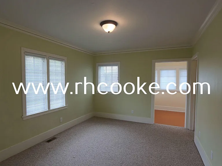 719 W Maxwell Ave — Photo 8