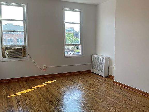 5th image of 250 19th St APT 4