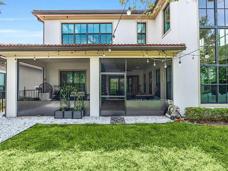 8845 Watercrest Cir W — Photo 28