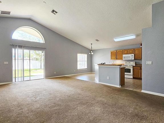 3rd image of 16650 Cedar Run Dr