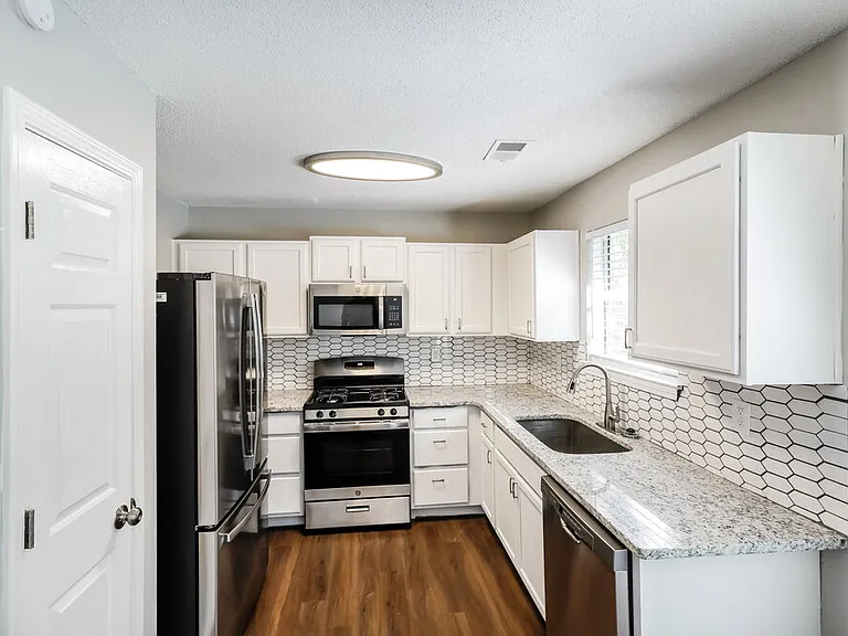 3827 Waldrop Hills Dr — Photo 8