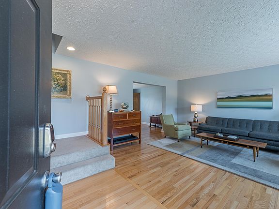 3rd image of 817 Monarda Pl