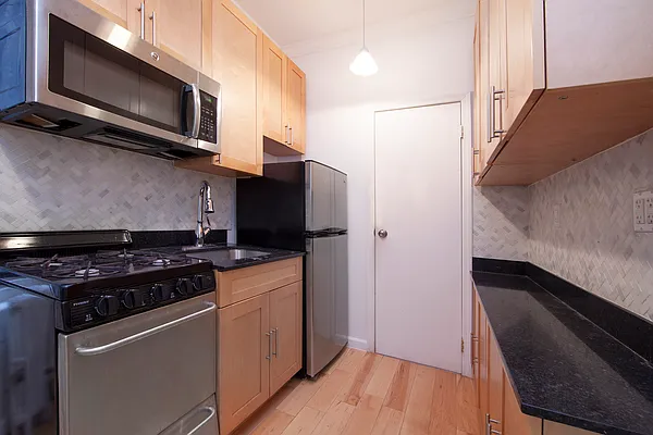 Rented by R New York | media 10