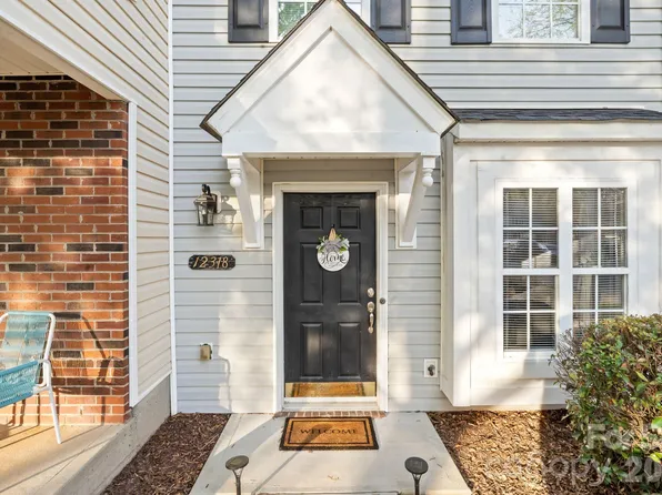 12318 Hennigan Place Ln, Charlotte, NC 28214