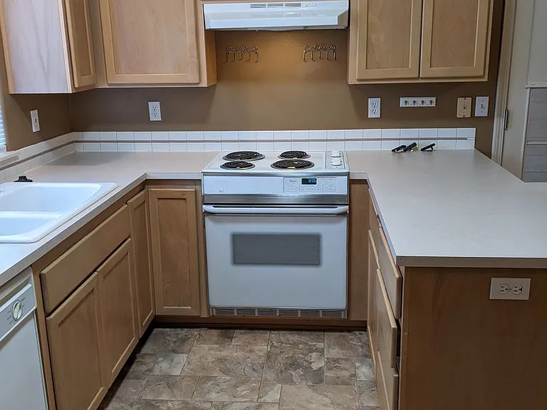 2754 Chad Dr — Photo 7