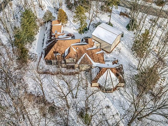 4th image of 144 Ladderback Ln