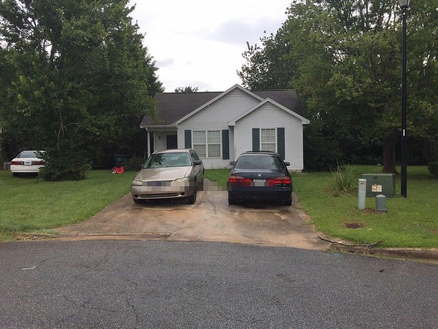 1st image of 107 Kensington Ct