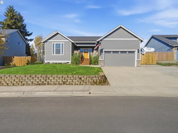 523 N 8th Pl, Carlton, OR 97111