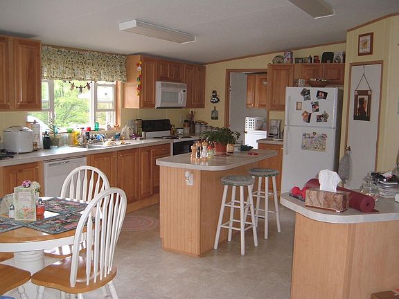 kitchen/dining 