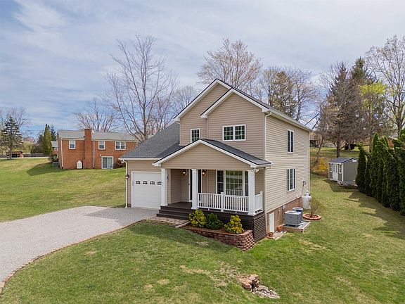 5th image of 35 Meadow Dr