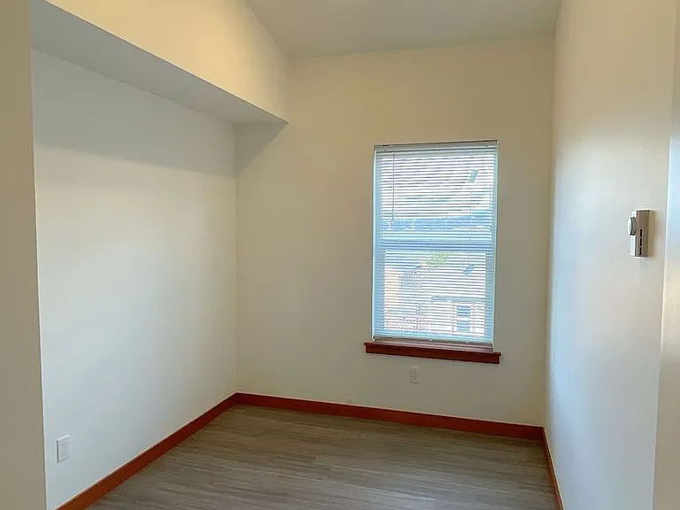 1205 N Garden St — Photo 36