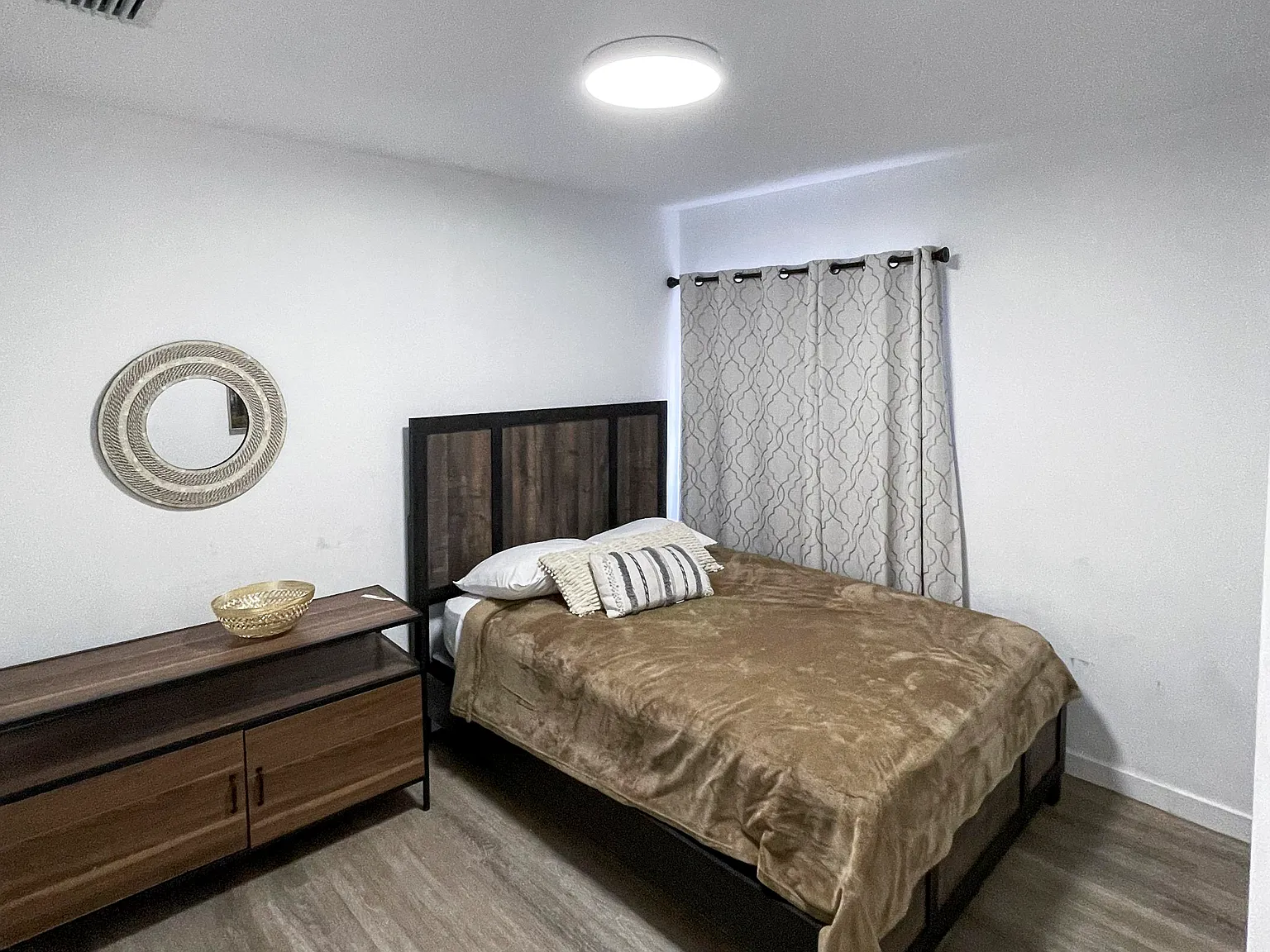 4 bed, 2.0 bath, 1235 sqft, $1,161 — Photo 2