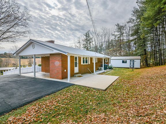 4th image of 410 Blakley Dr