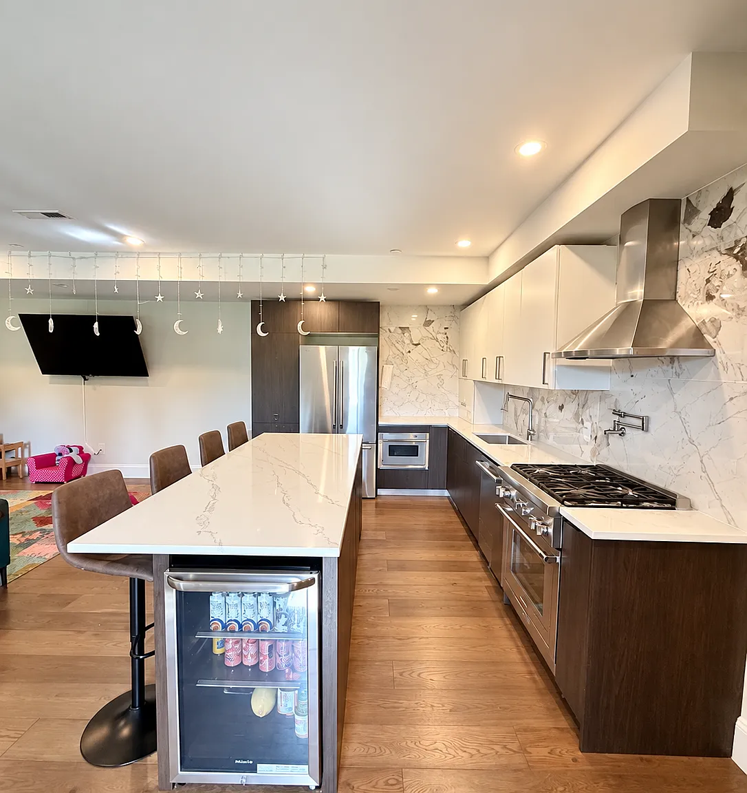 270 Paris St — Photo 3