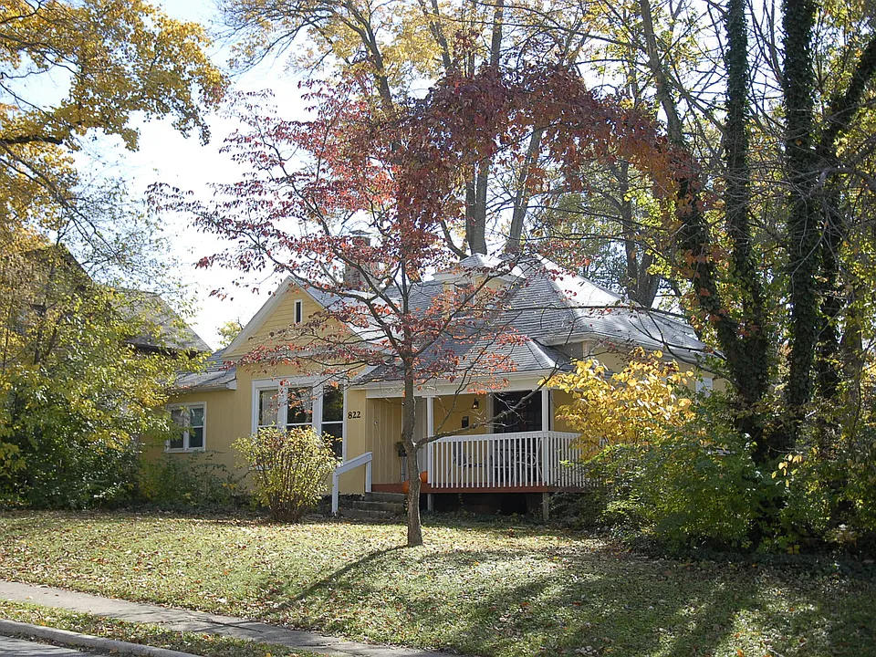 822 E Hunter Ave