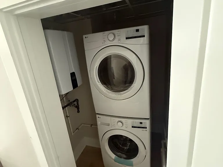 138 Seneca St #203 — Photo 4