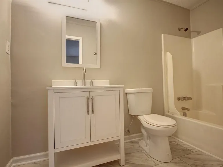 925 Westland Dr — Photo 6