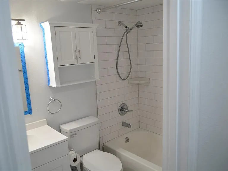 8201 Donaldson Dr — Photo 21