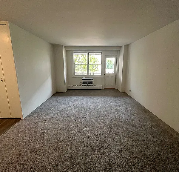 3215 Avenue H #6H — Photo 1