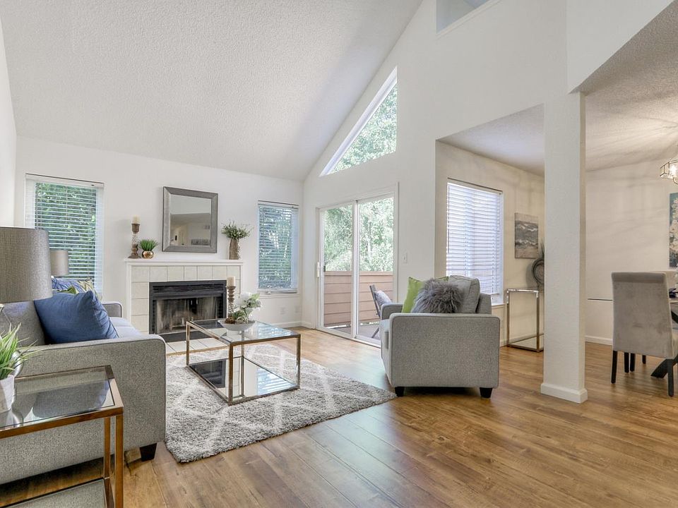 1st image of 321 Tradewinds Dr