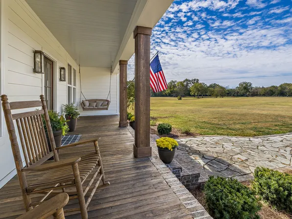5227 Reynolds Rd, Columbia, TN 38401