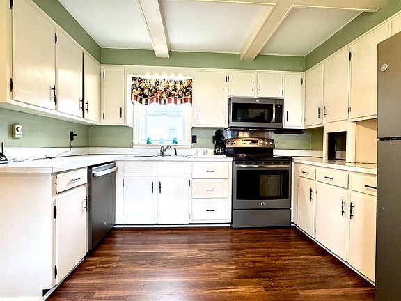 4th image of 8 Chapman St