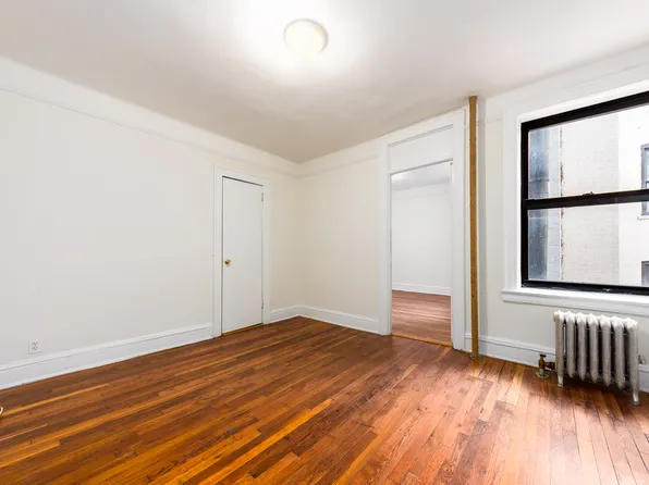 32-02 34th Avenue image 1 of 6