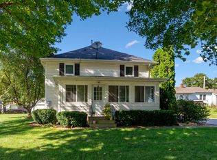 1011 W 16th St, Vinton, IA 52349