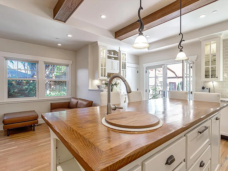 1568 Mariposa Ave — Photo 3